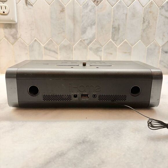 iHome iDL45 Alarm Clock Radio And iPhone Docking Station Multifunction Silver OS - Picture 3 of 3